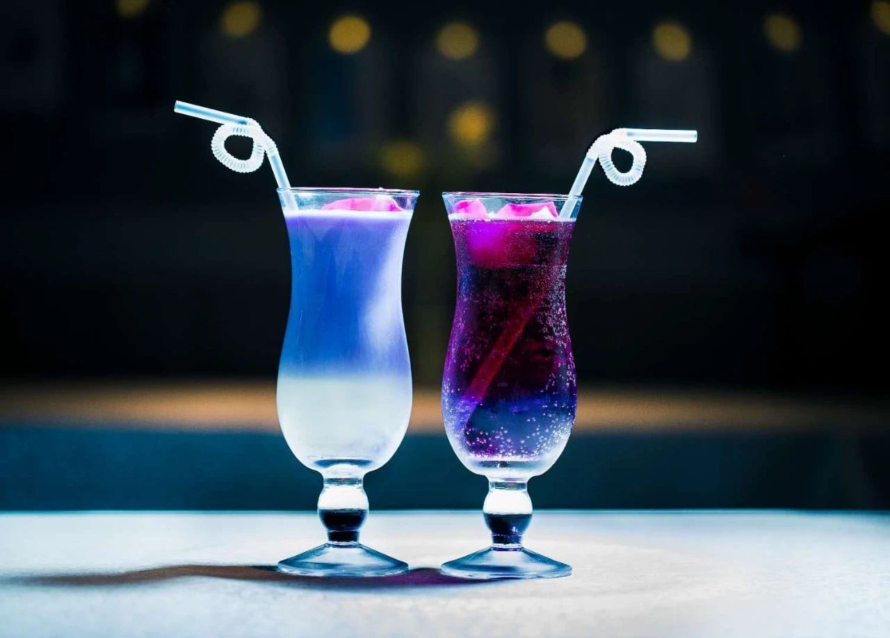 高管放弃高薪，研发出100多道新菜，取材就在店门口的小花园！