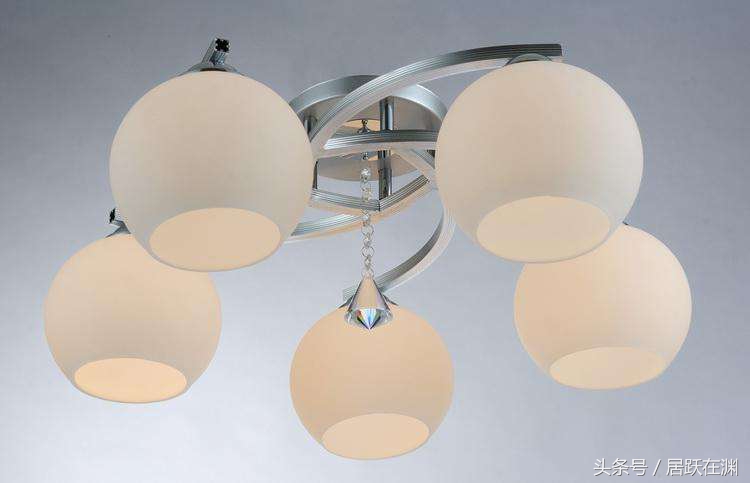 家庭装修简单灯具怎么布置,灯具怎么装才实用又好看