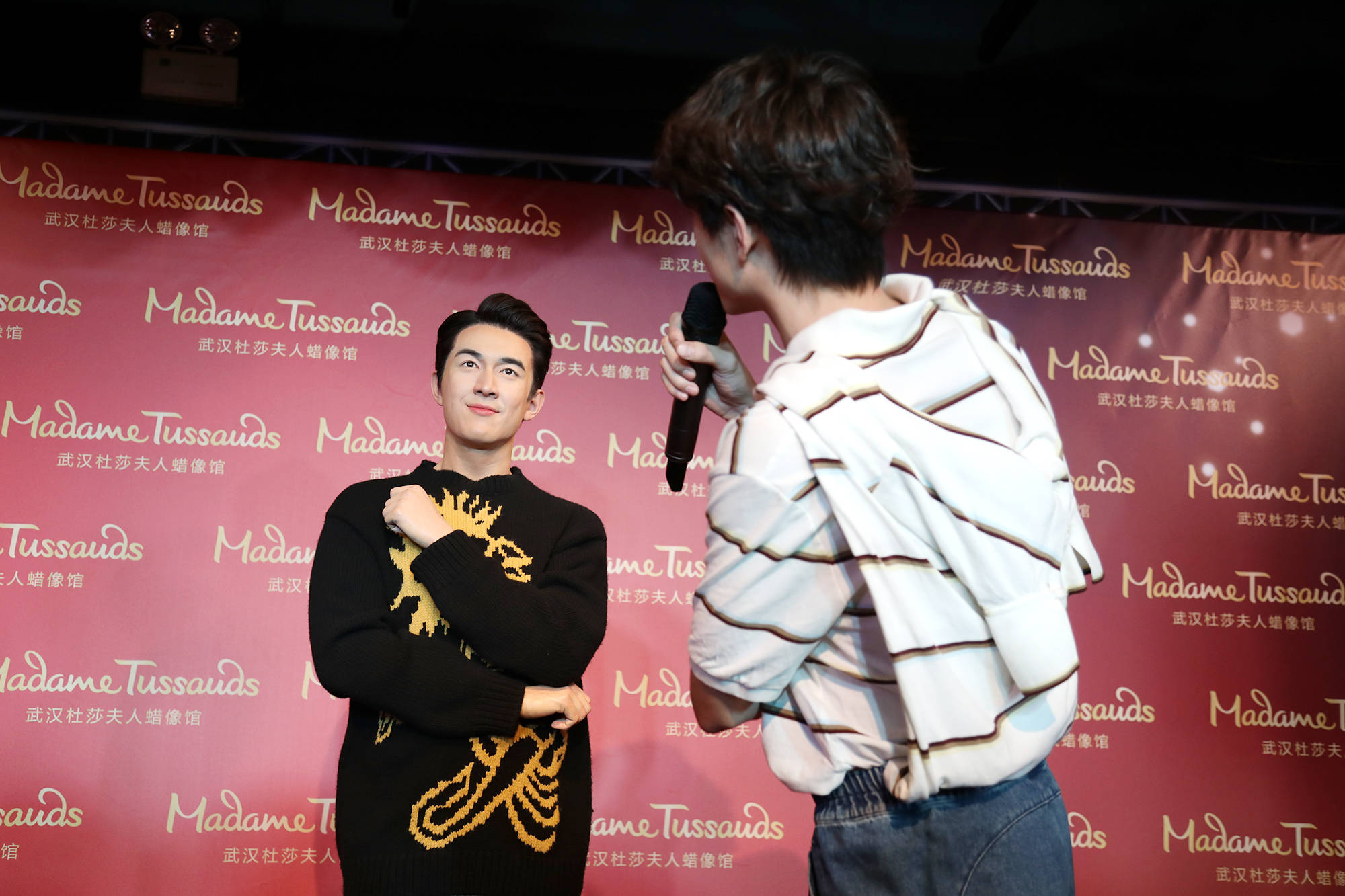 林更新为蜡像揭幕调皮比身高 (林更新蜡像造型)