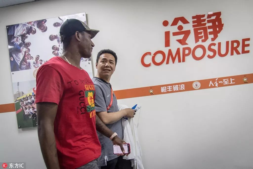 超·广角｜足坛神医严诚——细“针”密缕匠人精神