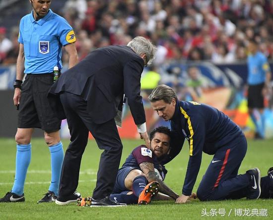 38冠魔王为世界杯流泪35岁迷人小混蛋：巴西战斗！