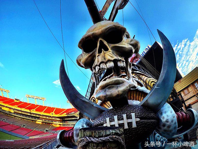 在美国橄榄球赚钱还是篮球赚钱,在橄榄球运动中能学到什么