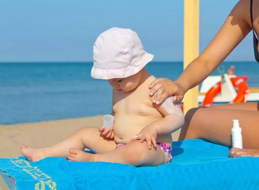 宝宝皮肤晒伤用什么牌子的防晒霜,宝宝如何有效防晒视频教程