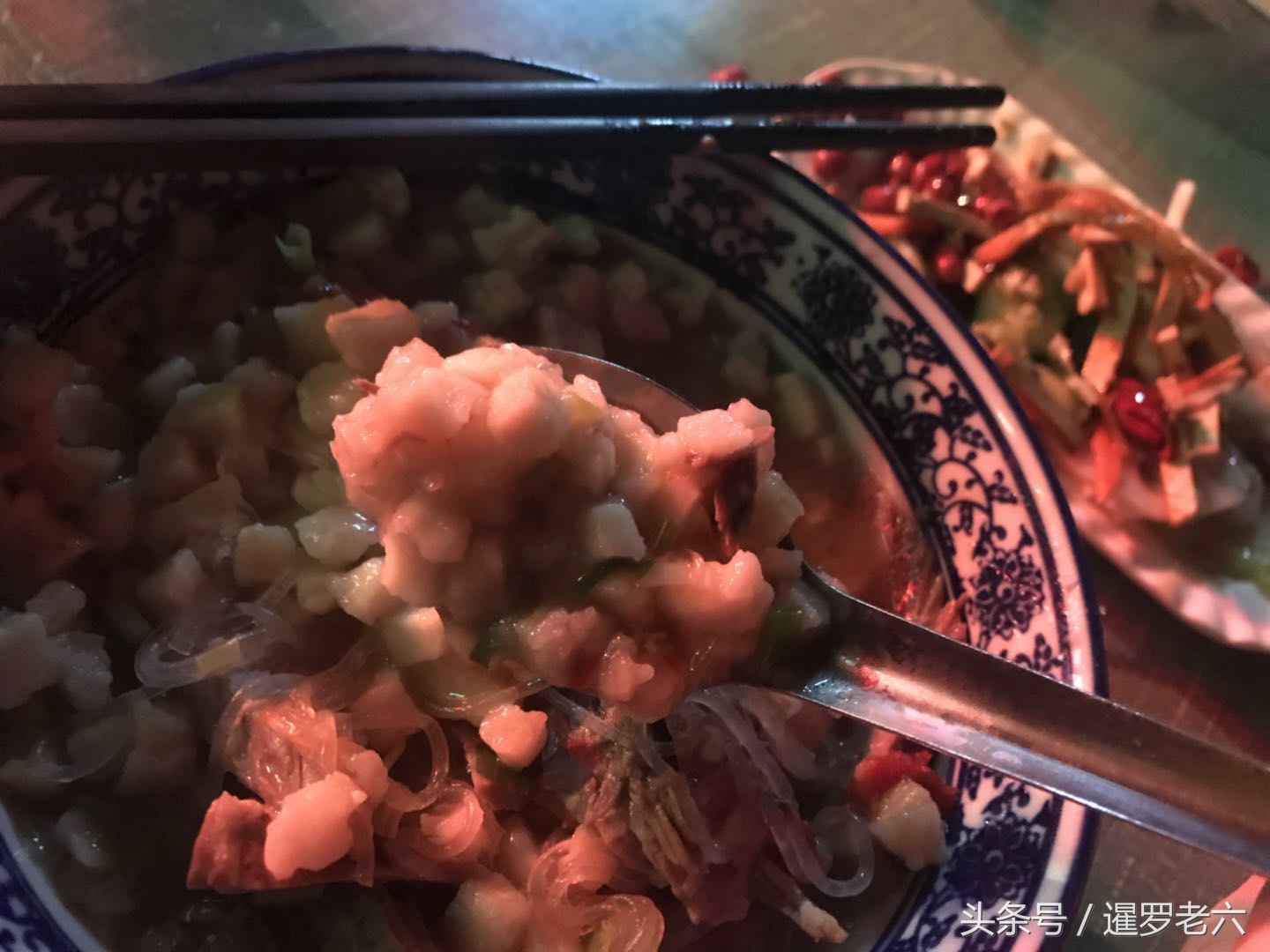 西安羊肉泡馍35元贵不贵,品尝正宗羊肉泡馍