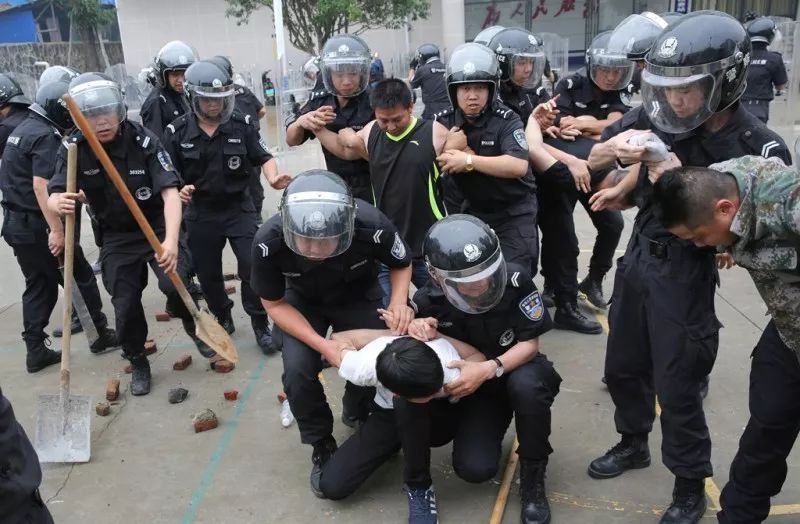 骑警高清图,骑警实拍