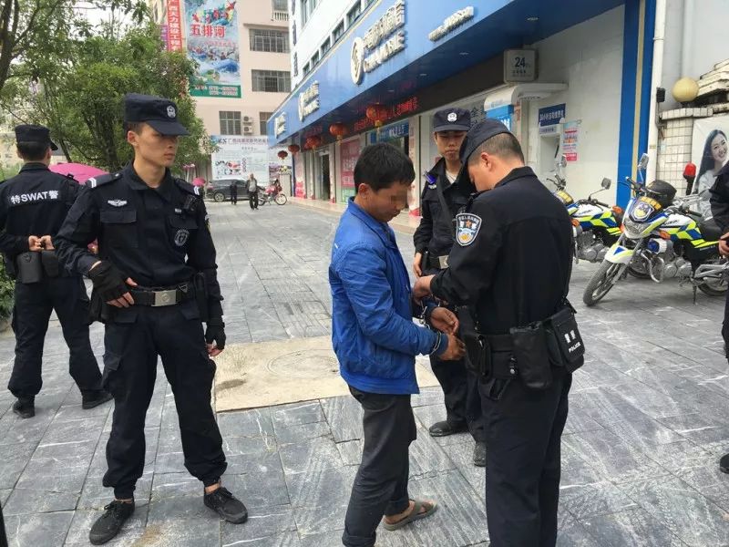 骑警高清图,骑警实拍