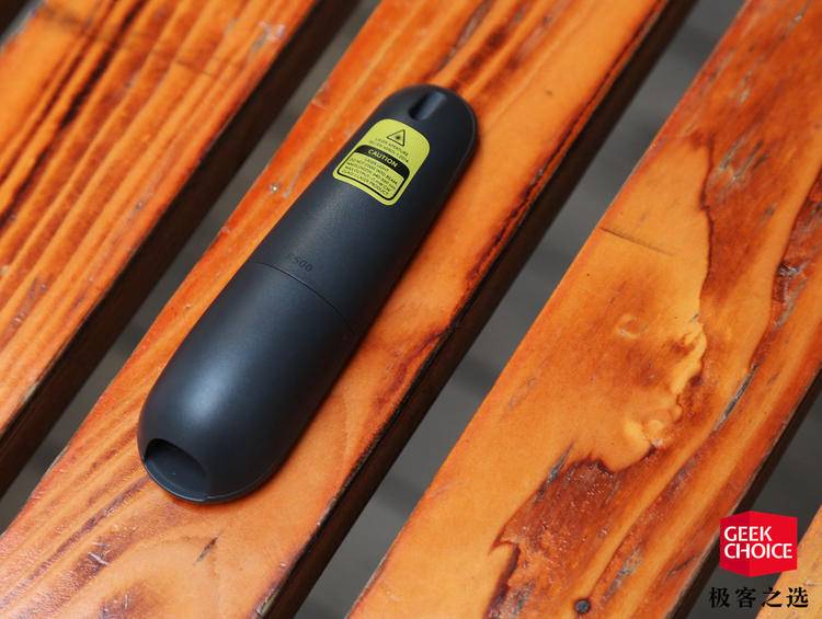 你和「眉飞色舞」的演讲者之间,可能还差一个出色的无线演示器