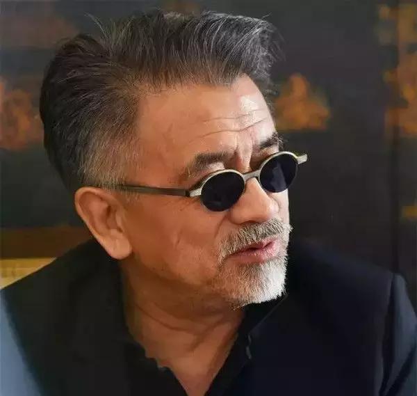 突如其来的被圈粉了！这个中国汽车设计师曾救了保时捷