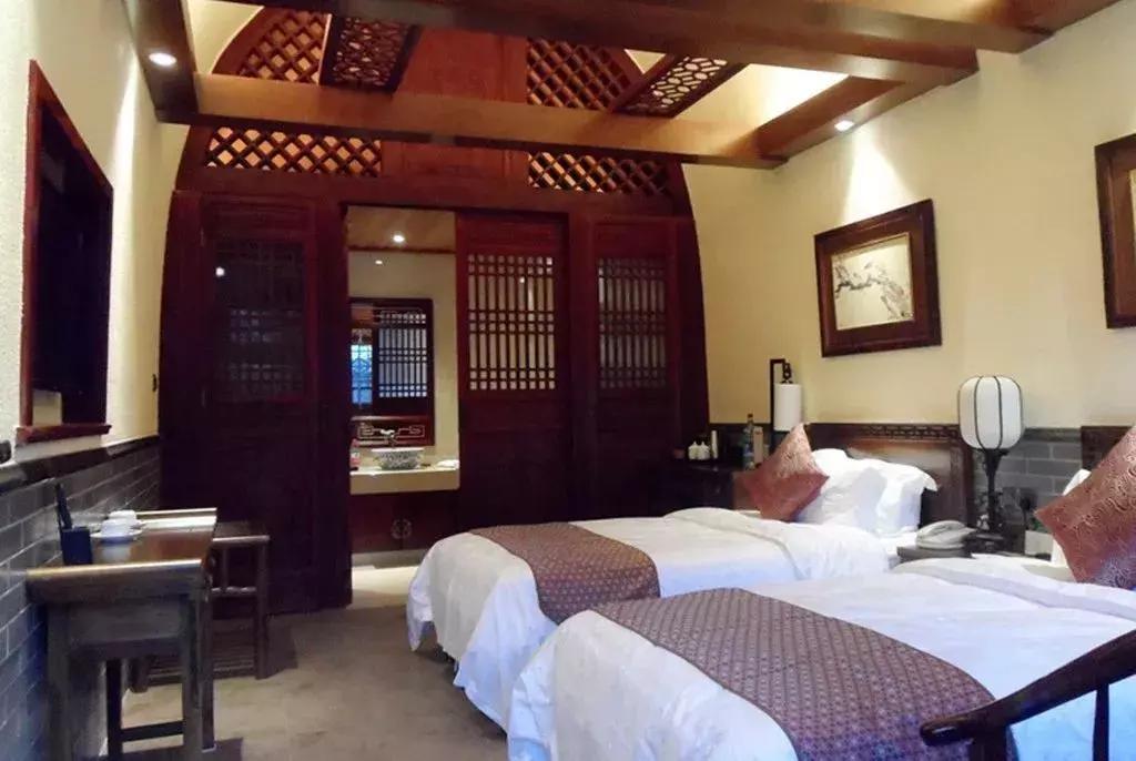 宕囧畞鍙ゅ牎澶滄櫙,宕囧畞鍙ゅ牎