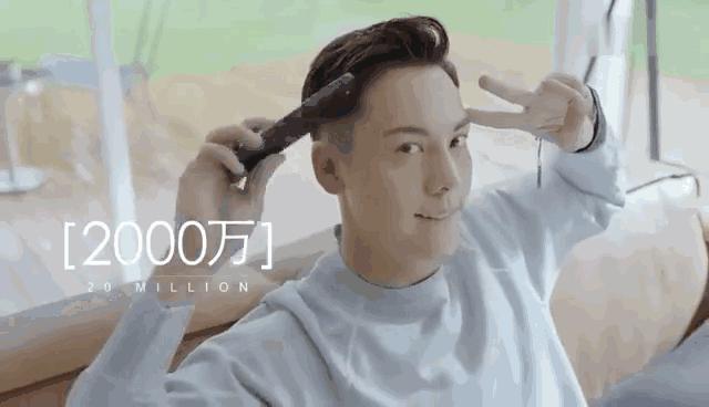 流行什么款式的包包又实用,今年流行大包包还是小包包