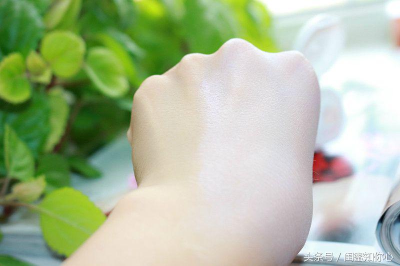 雅漾清爽倍护温和防晒乳液,雅漾防晒喷雾推荐测评