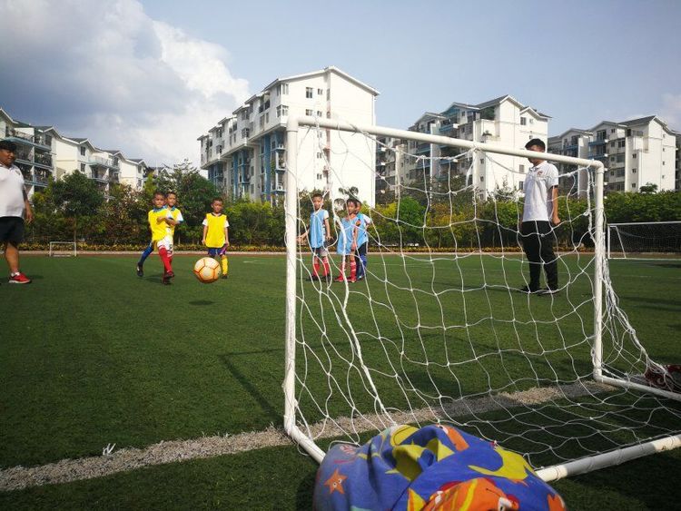 校园足球联赛活动报道,小学举行校园足球联赛报道