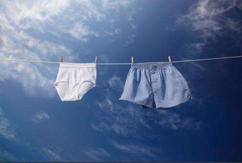 休闲裤对身体有什么危害,直筒裤对身体有什么影响