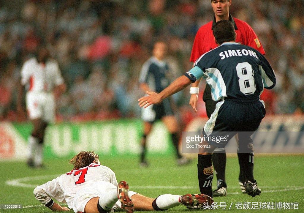 02年世界杯足球鞋回顾,世界杯最火前十的足球鞋