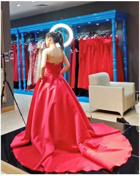 一般的拖尾婚纱多长,小拖尾婚纱大拖尾婚纱对比