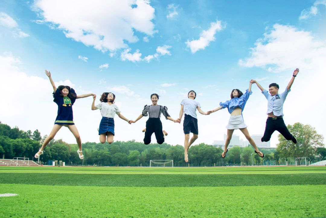 五十人集体照拍照姿势创意大全,高逼格的集体照怎么拍