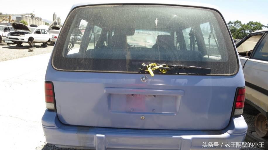 第二代道奇Caravan,道奇七座老款车叫什么