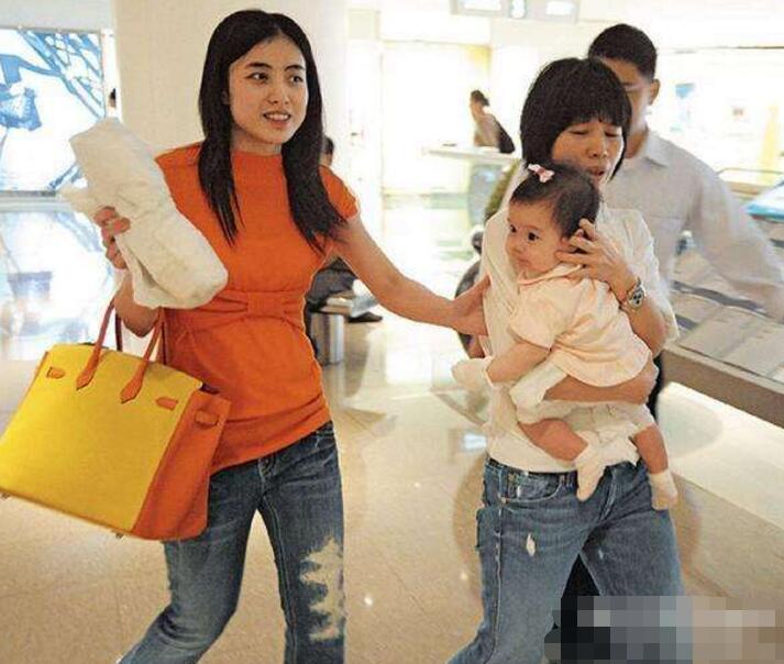 张雨绮背最新款爱马仕,爱马仕铂金包张雨绮