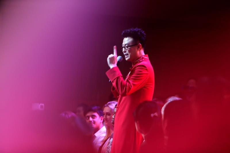 想和白燕升一样，问问自己：前世今生，你是谁，谁是你？