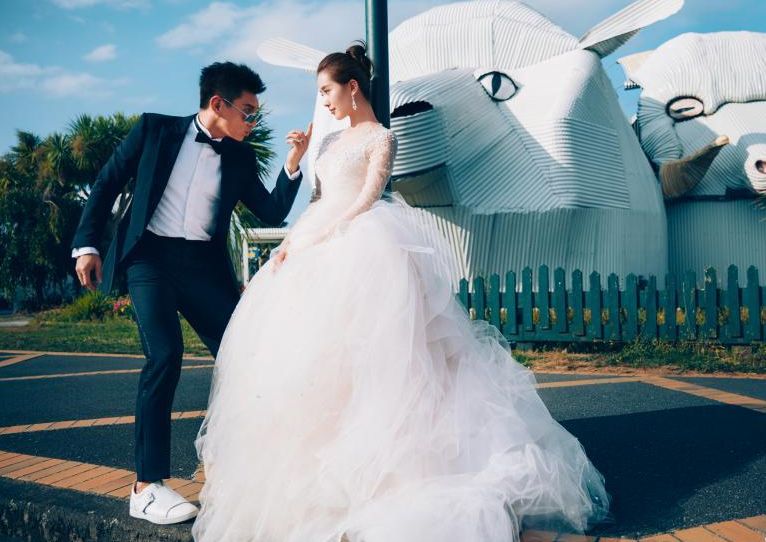 隆诗夫妇又撒狗粮，故地重游新西兰合体