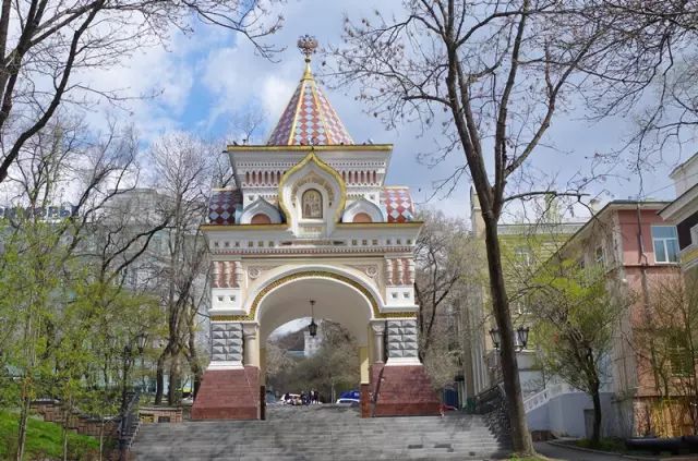 中俄兴凯湖马拉松之夜篮球视频,中俄友谊之桥