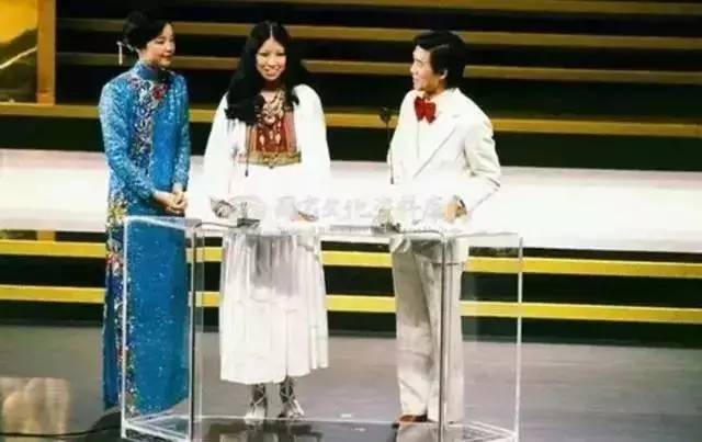 合影留念永不忘,同学合影照时光一去永不回