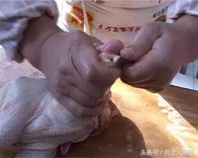 如何去鸡爪鸡骨最简单,大厨秘制凤爪做法