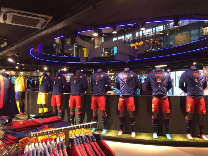 巴萨女足欧冠主场在诺坎普吗,巴萨主场诺坎普英文