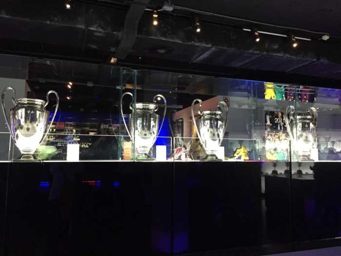 巴萨女足欧冠主场在诺坎普吗,巴萨主场诺坎普英文