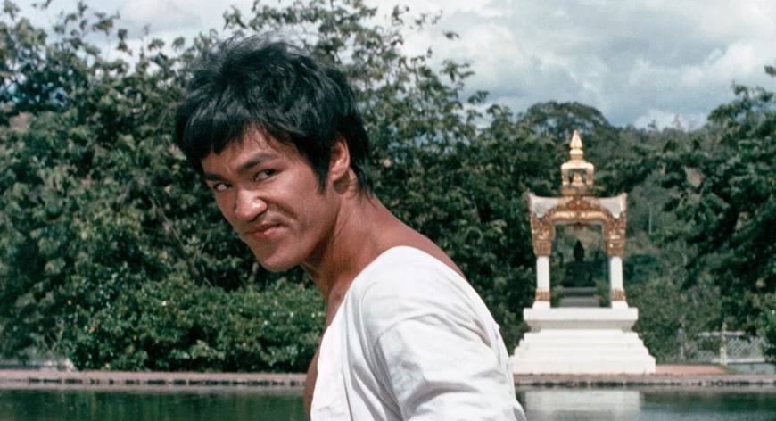 他将周星驰、成龙、李小龙踩在脚下,有例为证!