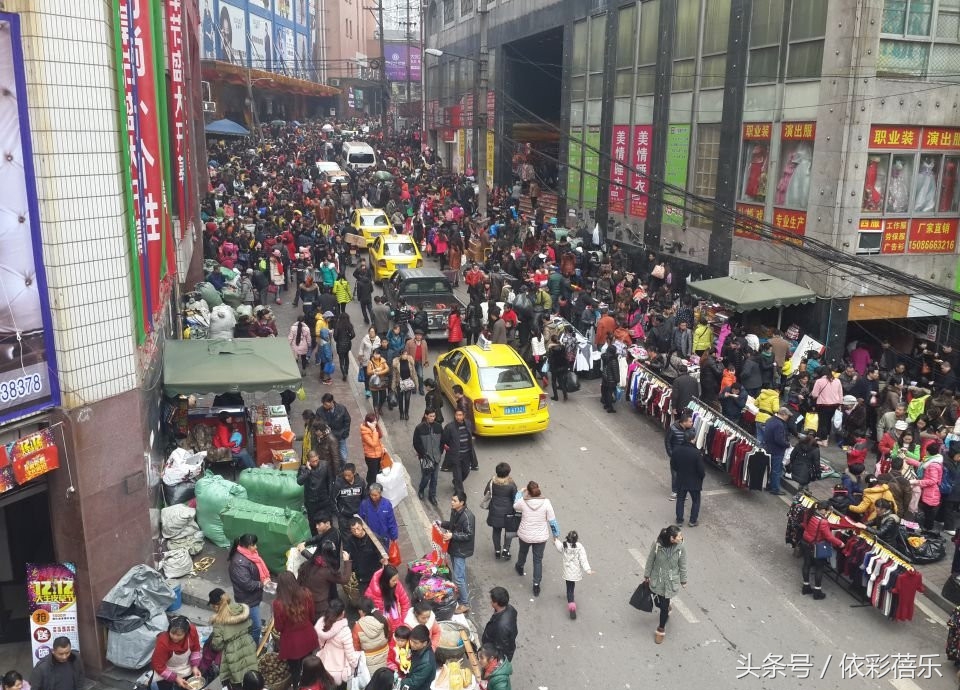 做服装批发怎么找厂家货源,服装货源批发平台哪个靠谱