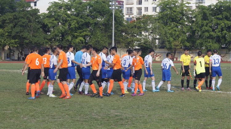 「“忠诚杯”足球赛」一球惜败虽败犹荣