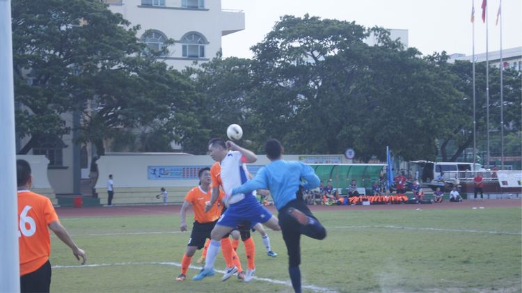 「“忠诚杯”足球赛」一球惜败虽败犹荣