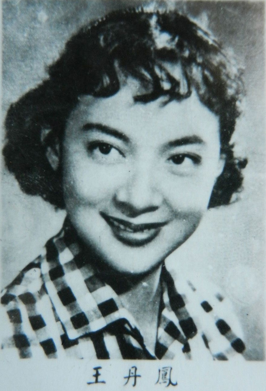 上影厂演员60年代初合影,上影厂55年电影