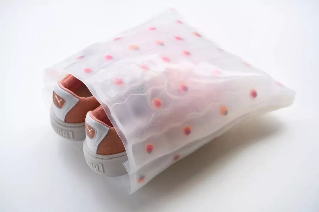 宝姿母公司停牌，将公布并购信息；爱马仕、香奈儿等店员涉嫌参与洗钱；周大福入选全球年度奢侈品百强｜更多