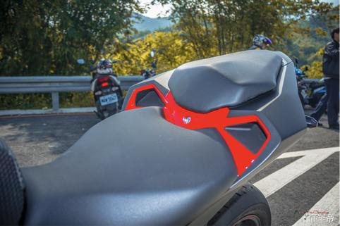 本田cbr250rr四缸水冷跑车,本田cbr250rr是街跑吗