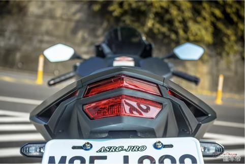 本田cbr250rr四缸水冷跑车,本田cbr250rr是街跑吗