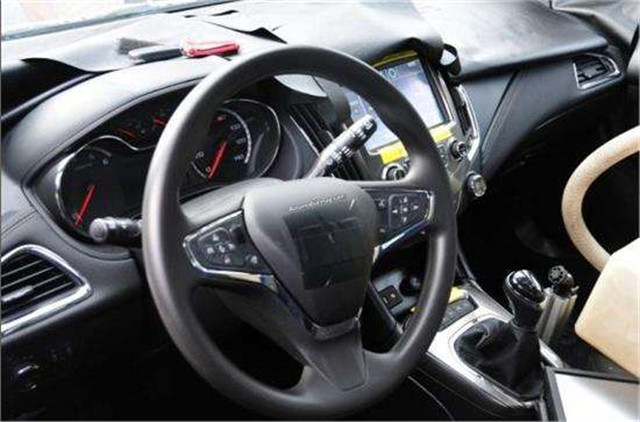 科鲁兹09-14车祸现场,科鲁兹1.4事故车