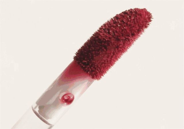 雅诗兰黛口红对比ysl,雅诗兰黛气场全开的口红