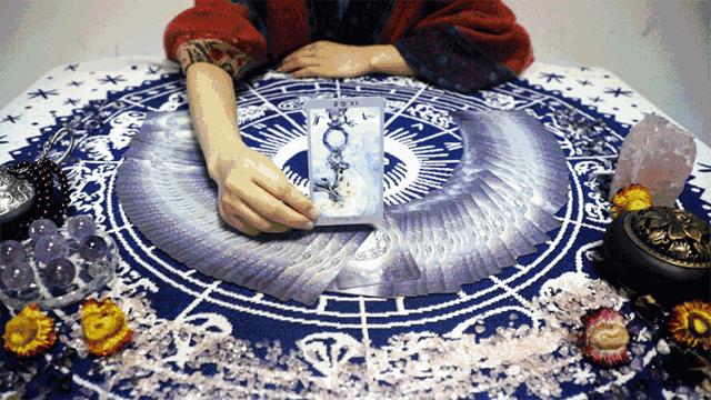 塔罗牌怎么解析会有第三人帮助,塔罗牌挽回爱人的方法