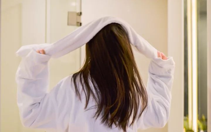 他卖掉所有家当回国创业，做洗护用品，竟引来网红民宿排队打call