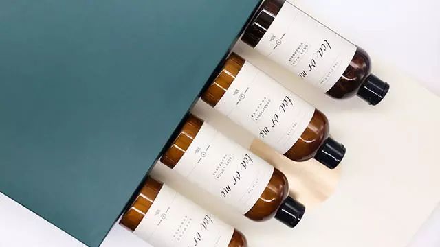 他卖掉所有家当回国创业，做洗护用品，竟引来网红民宿排队打call