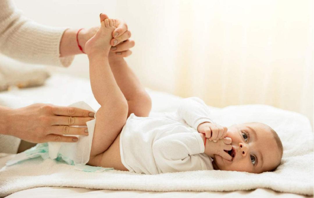 三个月的孩子一天拉四五次怎么办,3个月纯母乳宝宝多久拉一次屎