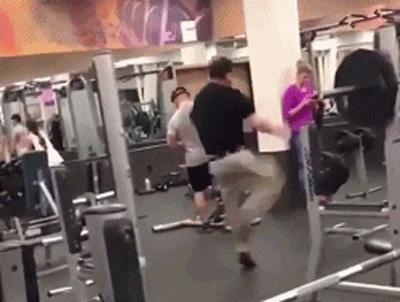 无器材初学者健身一周训练表,没有基础的健身教练怎么学