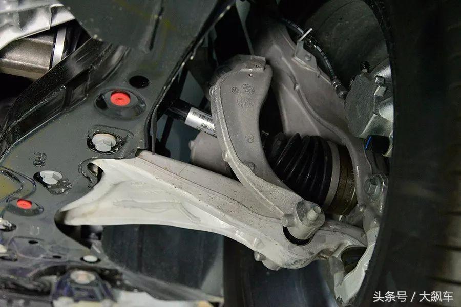 前悬铝合金,前悬双叉臂和五连杆