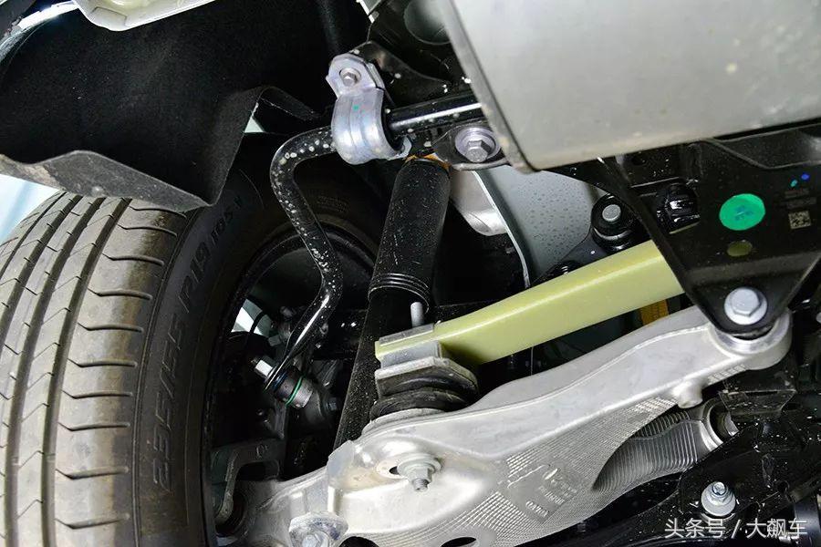 前悬铝合金,前悬双叉臂和五连杆