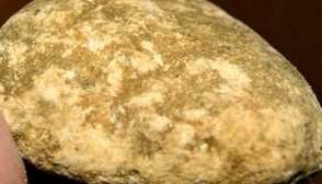 翡翠原石冰种皮壳表现图片大全,翡翠原石16种皮壳图片