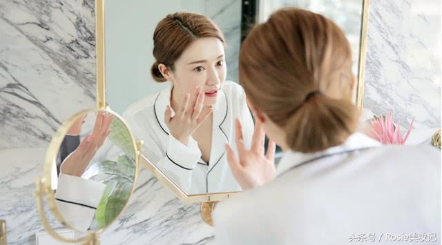 脸上长闭口粉刺应该怎么办,消灭额头粉刺闭口