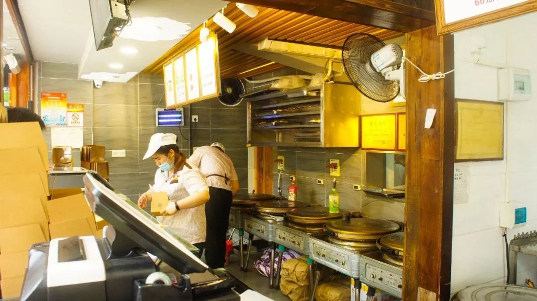 人矮志不矮,这家店只做一流馅饼