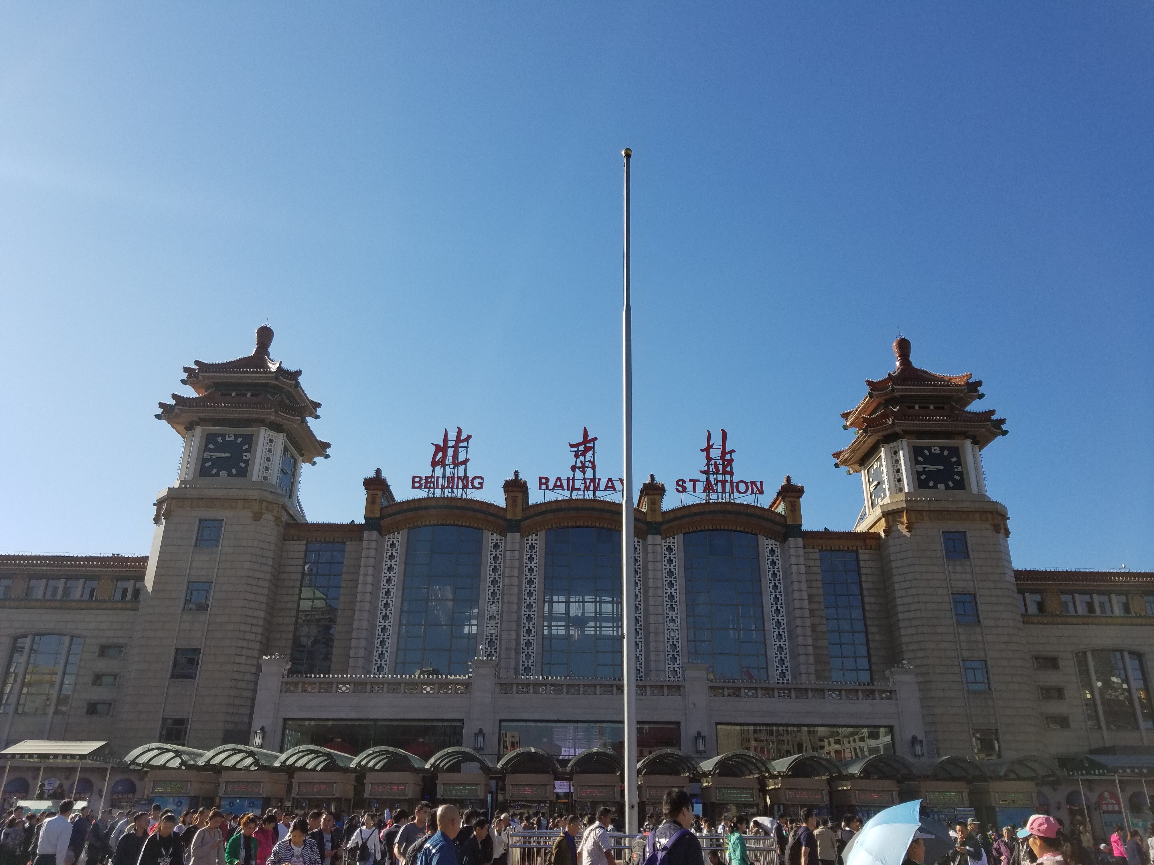 她在127小时的K3火车上拍婚纱照,看了三个国家的风景